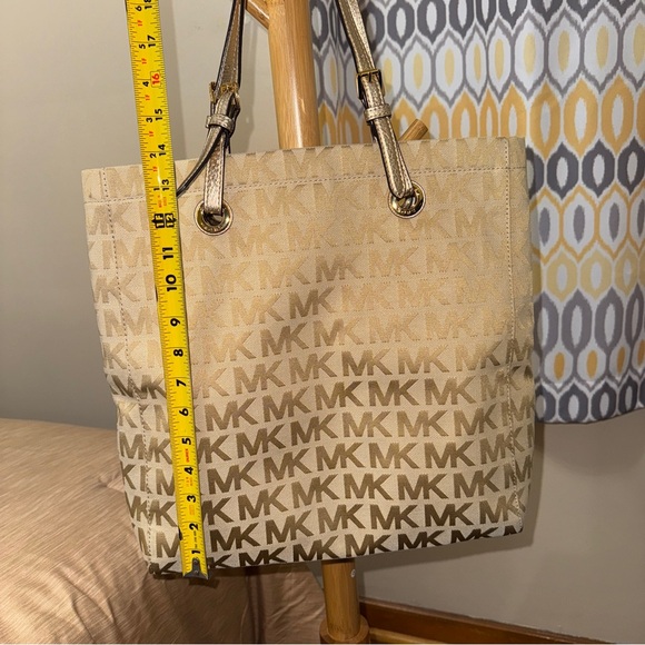 STYLISH Michael Kors Golden Tote Bag - Excellent Condition - Picture 5 of 6